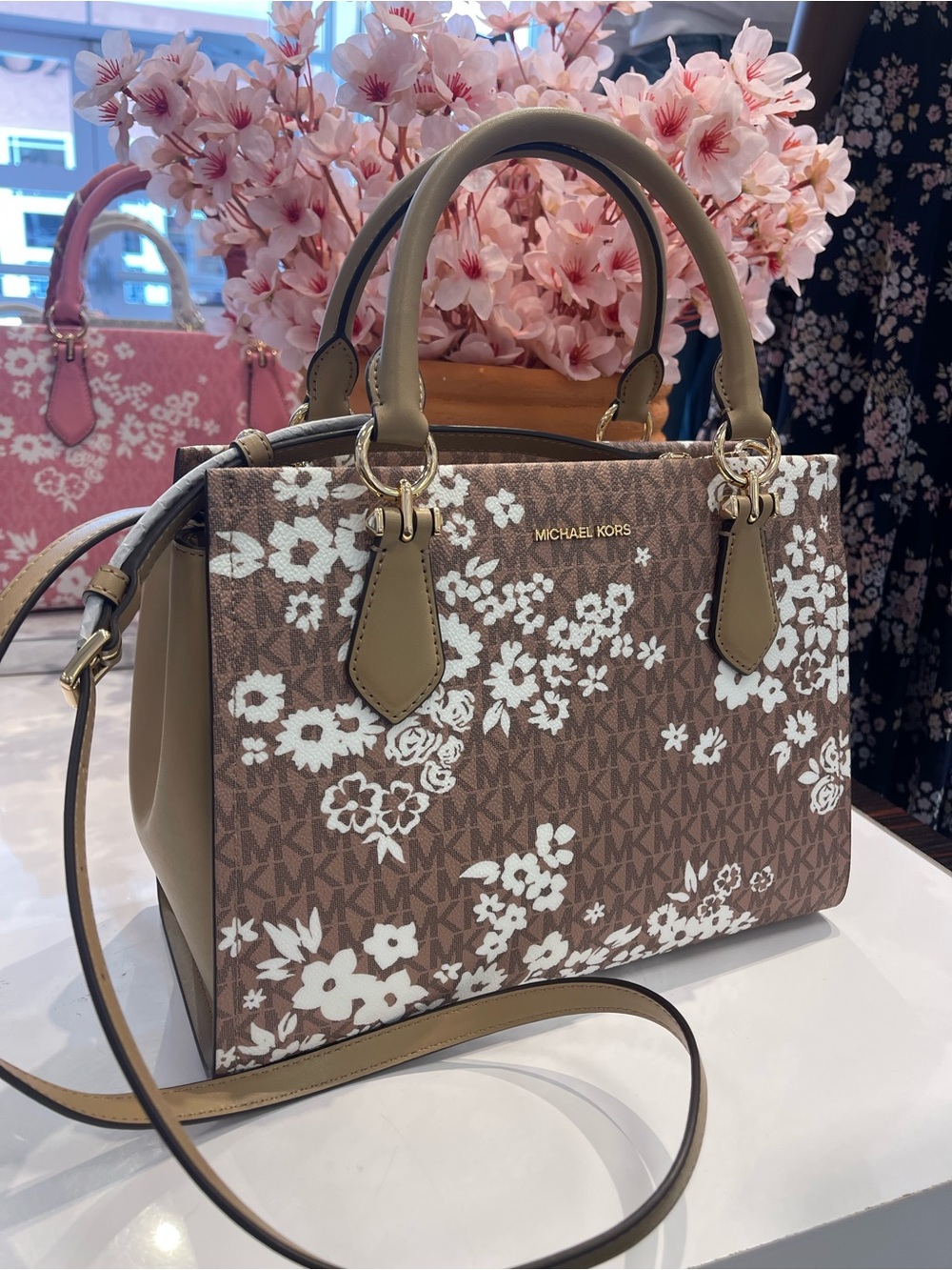 MICHAEL KORS Marilyn Medium Printed Signature Logo Satchel Crossbody 
CAMEL 
NWT - Picture 12 of 16